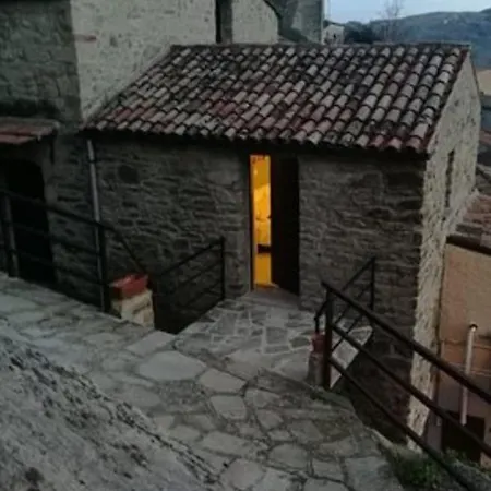 Mirutt By Keyhole Selection * Castelmezzano