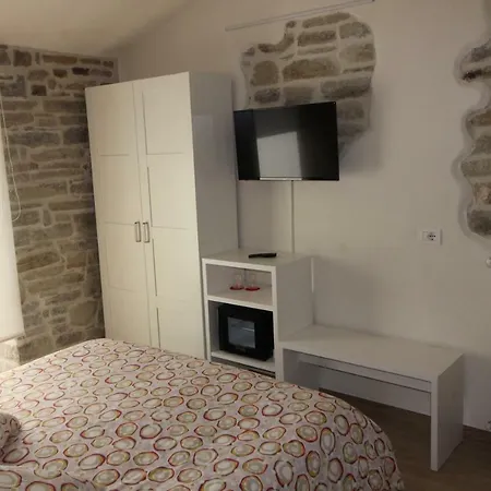 Mirutt By Keyhole Selection Castelmezzano